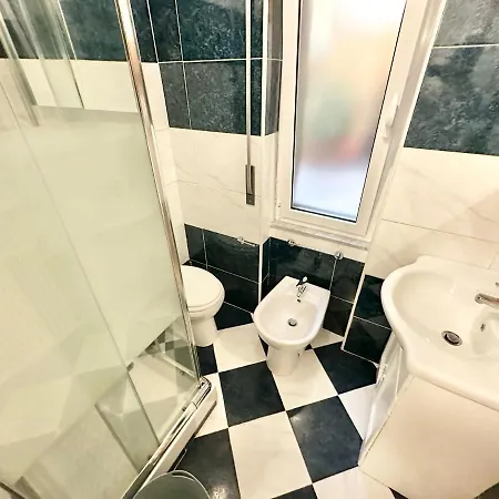 Limone Apartment *